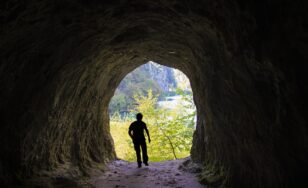 Jeskyňaření si mohou vyzkoušet začátečníci i děti
