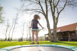 Skákání na trampolíně jako regulérní sport. Jaké má výhody a nevýhody?